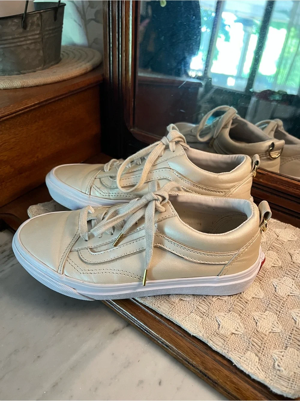VANS OFF THE WALL Classic‎ Old Skool Low Top Sneakers Satin Gold Women's Size 5